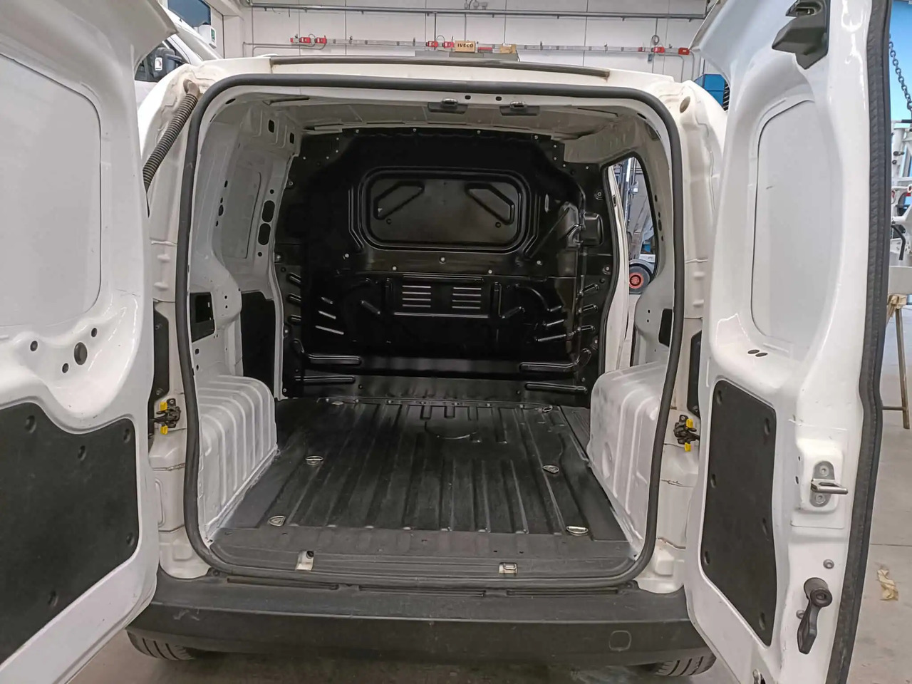 FIAT FIORINO SX - Βαν: φωτογραφία 4 FIAT FIORINO SX - Βαν: φωτογραφία 4