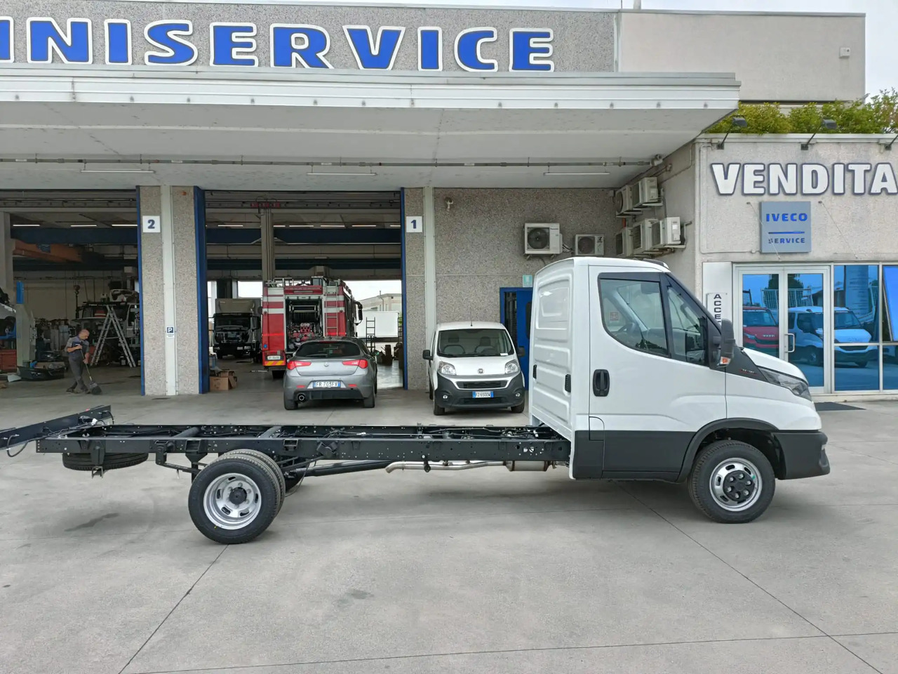 IVECO DAILY 35C18 MOD. 2025 A TELAIO NUOVO - Ελαφρύ επαγγελματικό: φωτογραφία 4 IVECO DAILY 35C18 MOD. 2025 A TELAIO NUOVO - Ελαφρύ επαγγελματικό: φωτογραφία 4