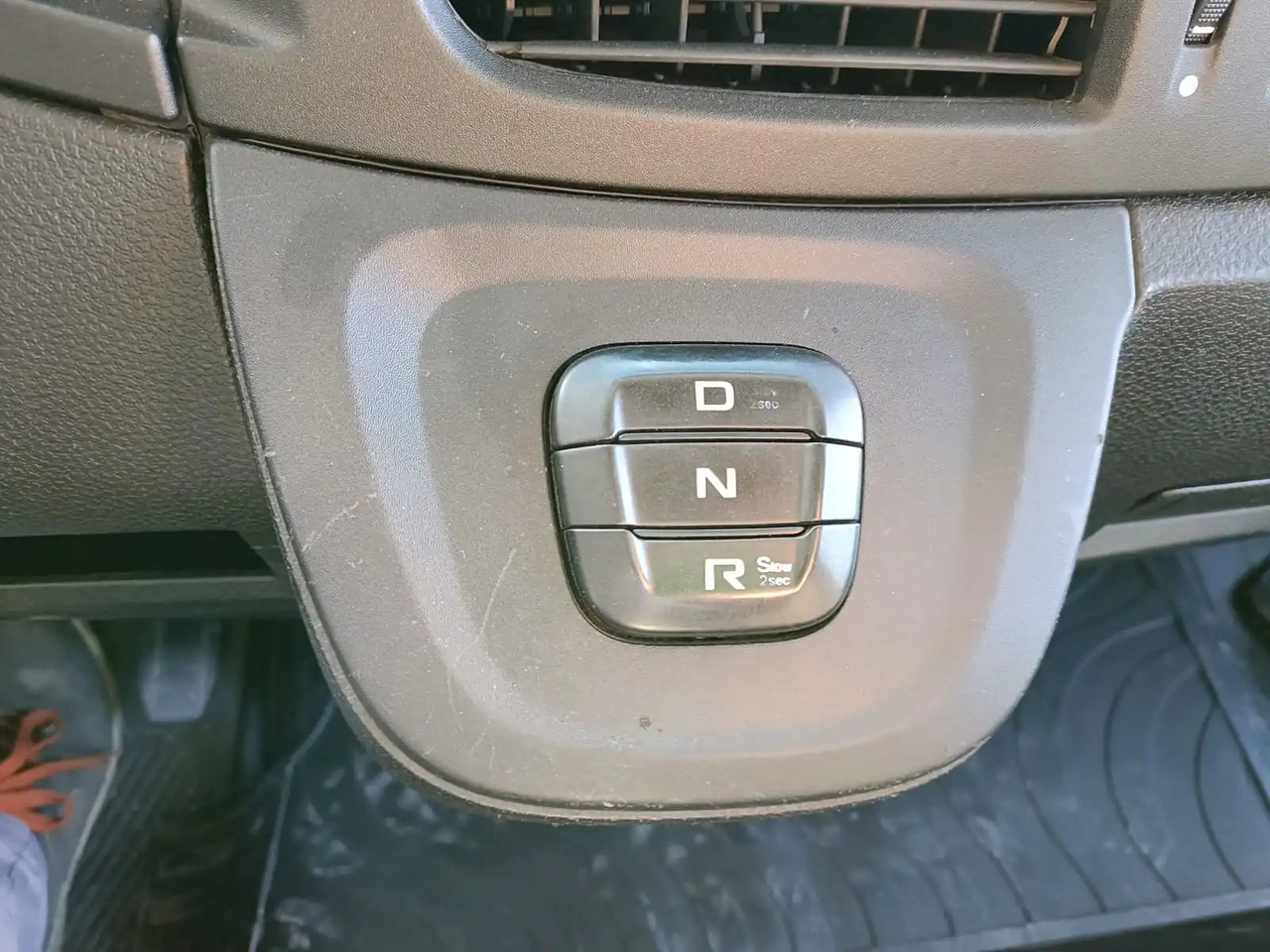 IVECO EUROCARGO 140E28P - Φορτηγό σασί: φωτογραφία 4 IVECO EUROCARGO 140E28P - Φορτηγό σασί: φωτογραφία 4