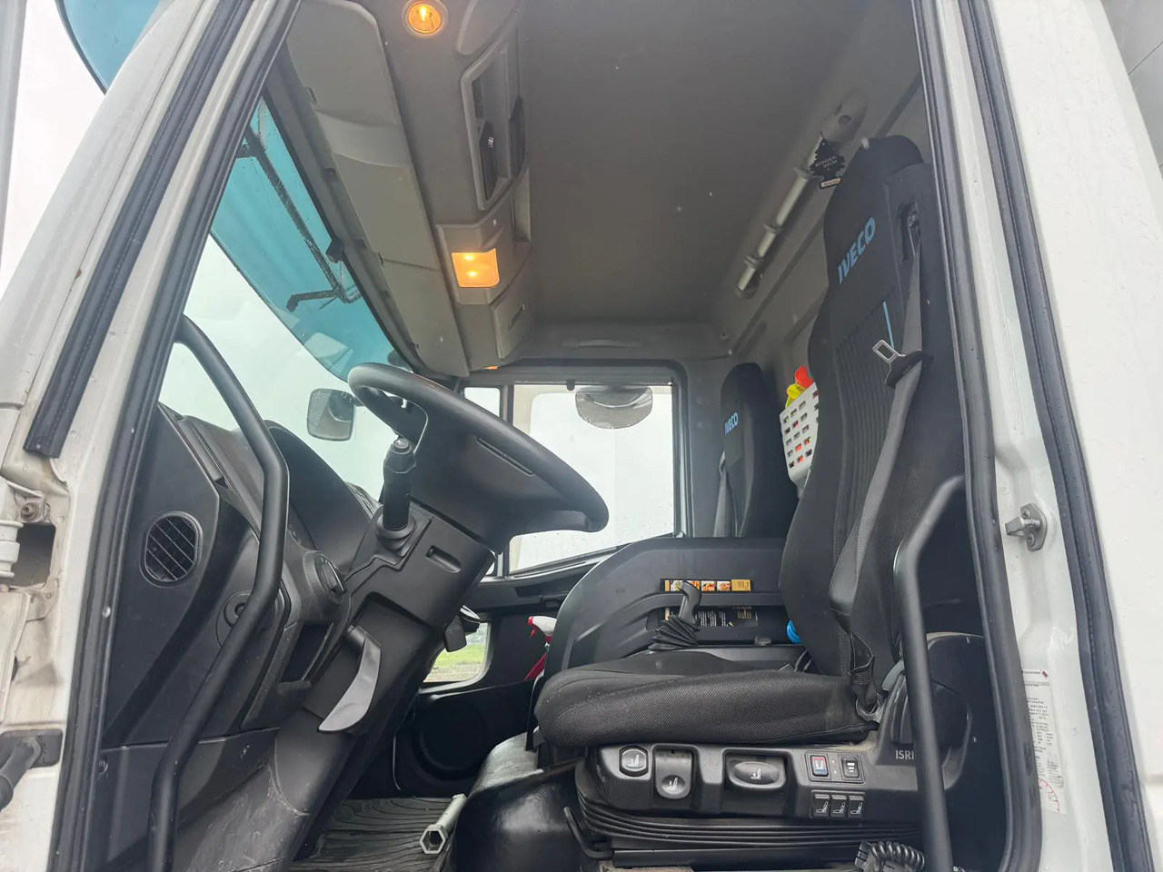 IVECO EUROCARGO 180E32P - Φορτηγό μουσαμάς: φωτογραφία 3 IVECO EUROCARGO 180E32P - Φορτηγό μουσαμάς: φωτογραφία 3