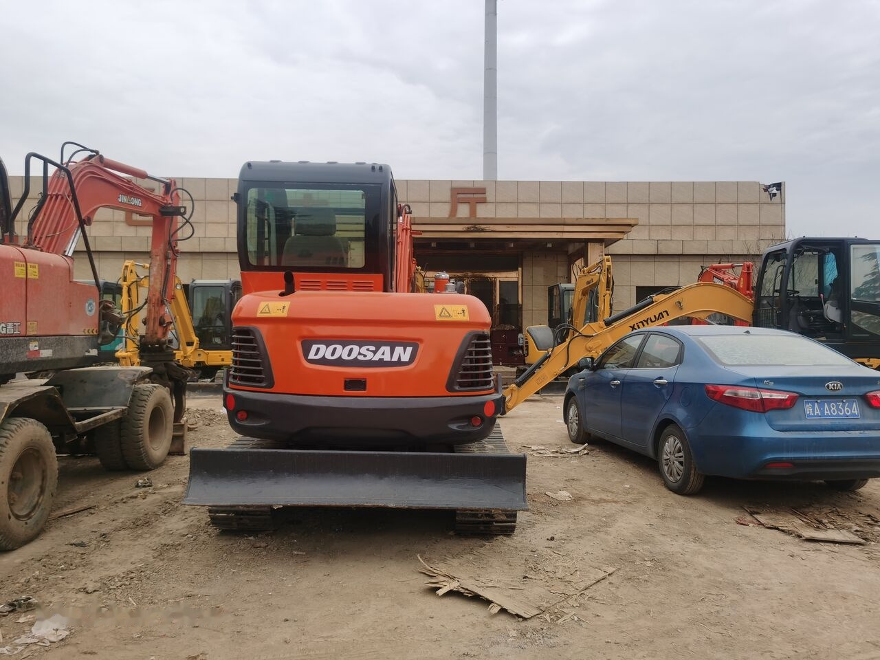Doosan DX60 - Ερπυστριοφόρος εκσκαφέας: φωτογραφία 3 Doosan DX60 - Ερπυστριοφόρος εκσκαφέας: φωτογραφία 3