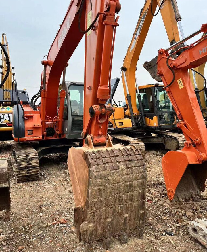 Hitachi ZX135 - Ερπυστριοφόρος εκσκαφέας: φωτογραφία 1 Hitachi ZX135 - Ερπυστριοφόρος εκσκαφέας: φωτογραφία 1