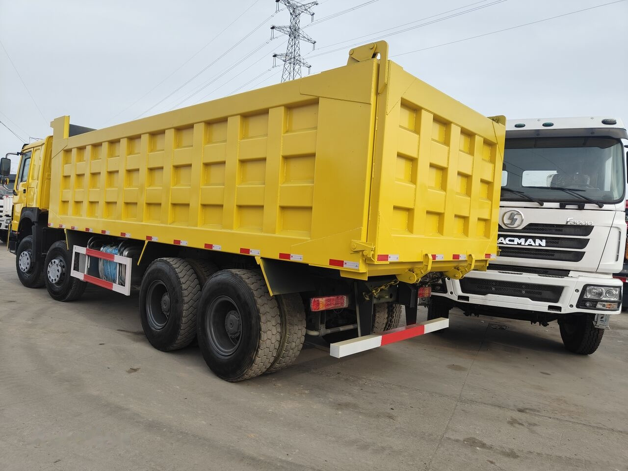 Howo 371 8*4 - Φορτηγό ανατρεπόμενο: φωτογραφία 1 Howo 371 8*4 - Φορτηγό ανατρεπόμενο: φωτογραφία 1