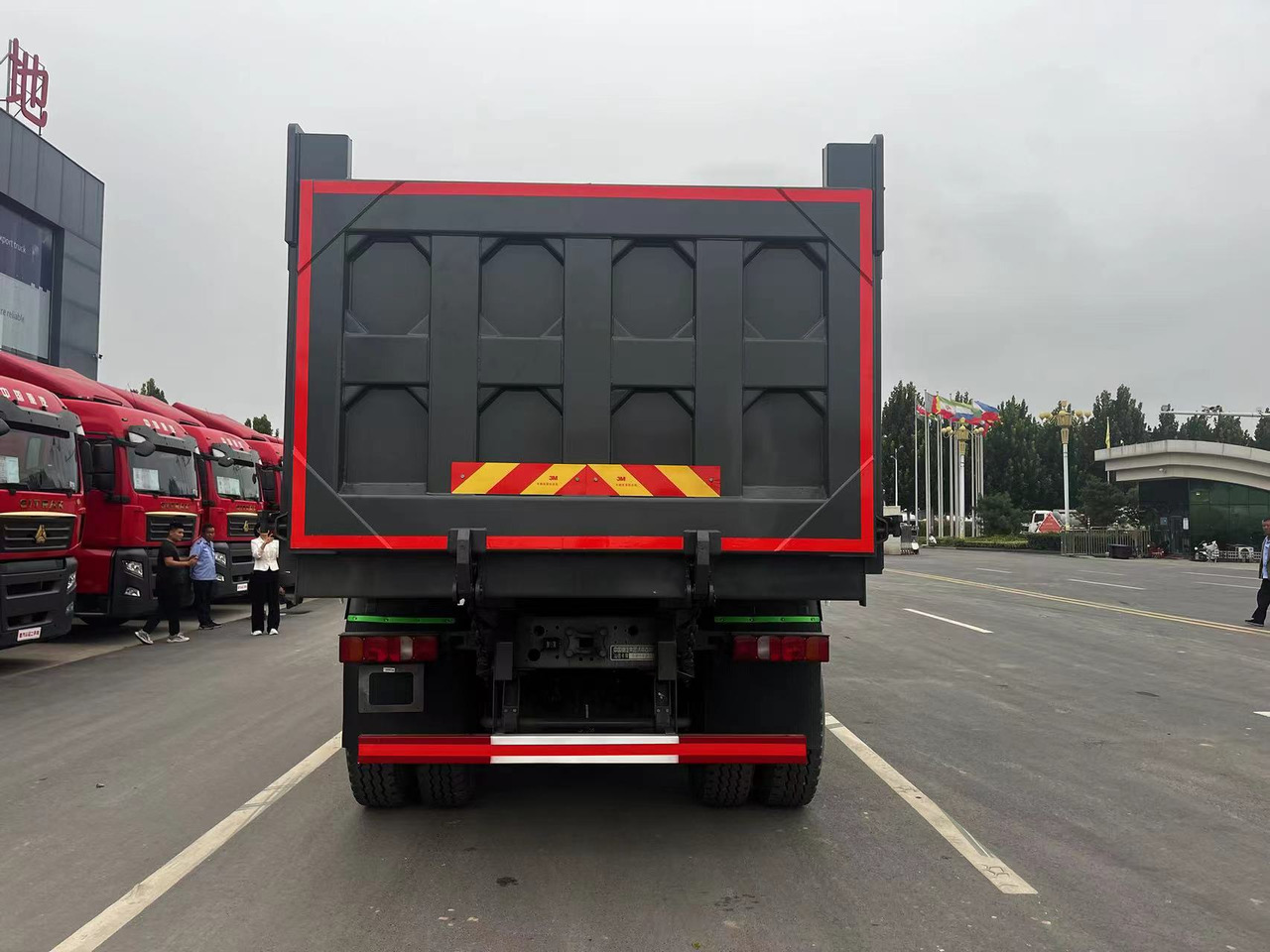 Howo G7W 6X4 Dump Truck - Φορτηγό ανατρεπόμενο: φωτογραφία 5 Howo G7W 6X4 Dump Truck - Φορτηγό ανατρεπόμενο: φωτογραφία 5