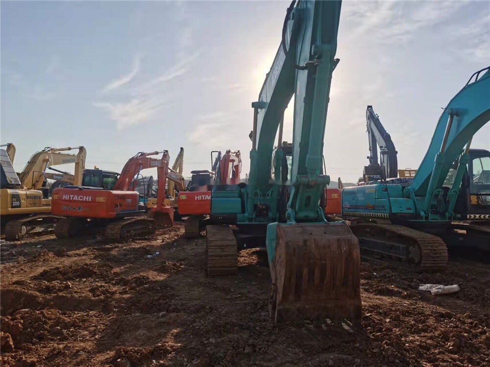 Kobelco SK200LC - Ερπυστριοφόρος εκσκαφέας: φωτογραφία 1 Kobelco SK200LC - Ερπυστριοφόρος εκσκαφέας: φωτογραφία 1