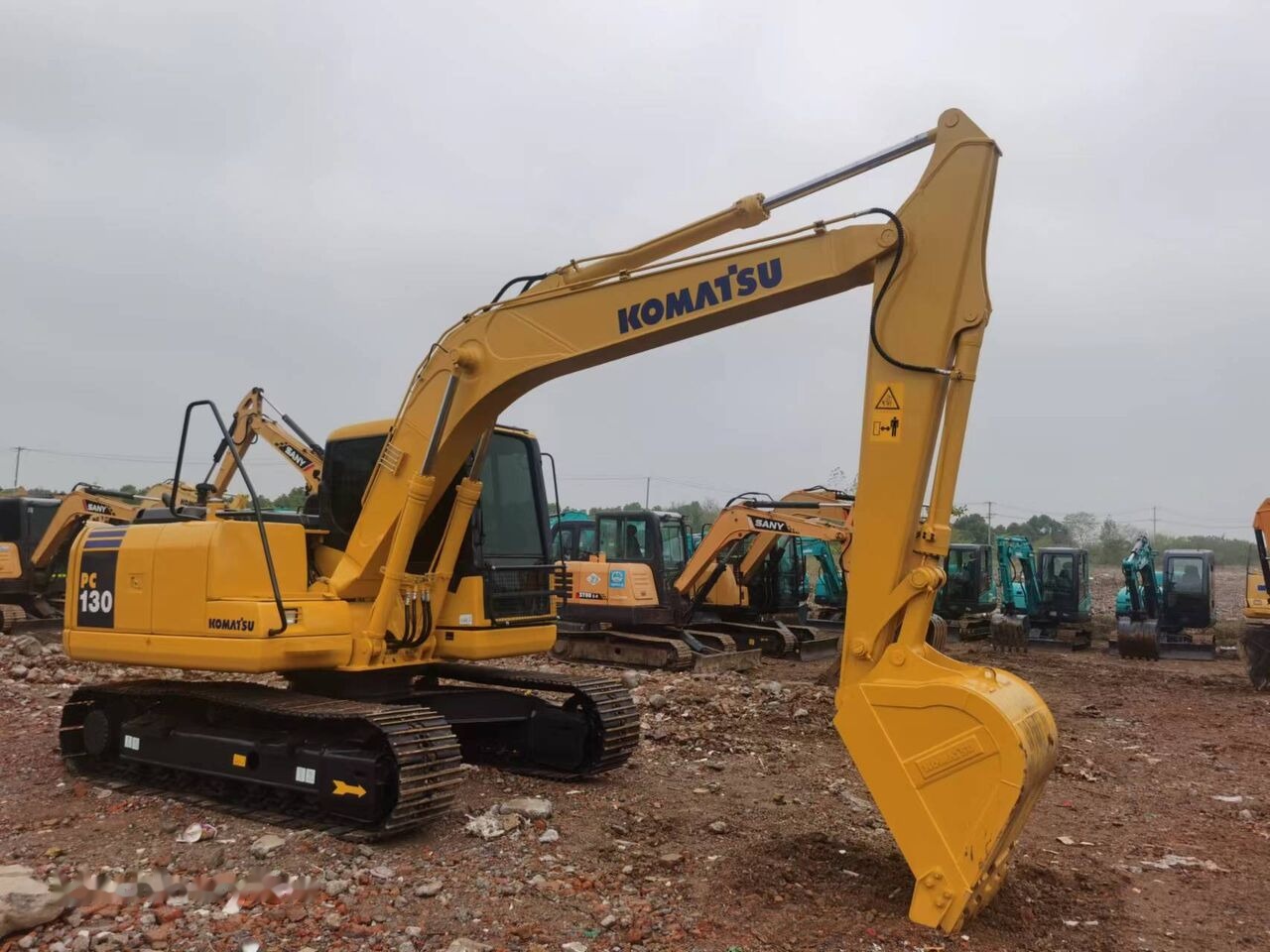 Komatsu PC130 - Ερπυστριοφόρος εκσκαφέας: φωτογραφία 3 Komatsu PC130 - Ερπυστριοφόρος εκσκαφέας: φωτογραφία 3