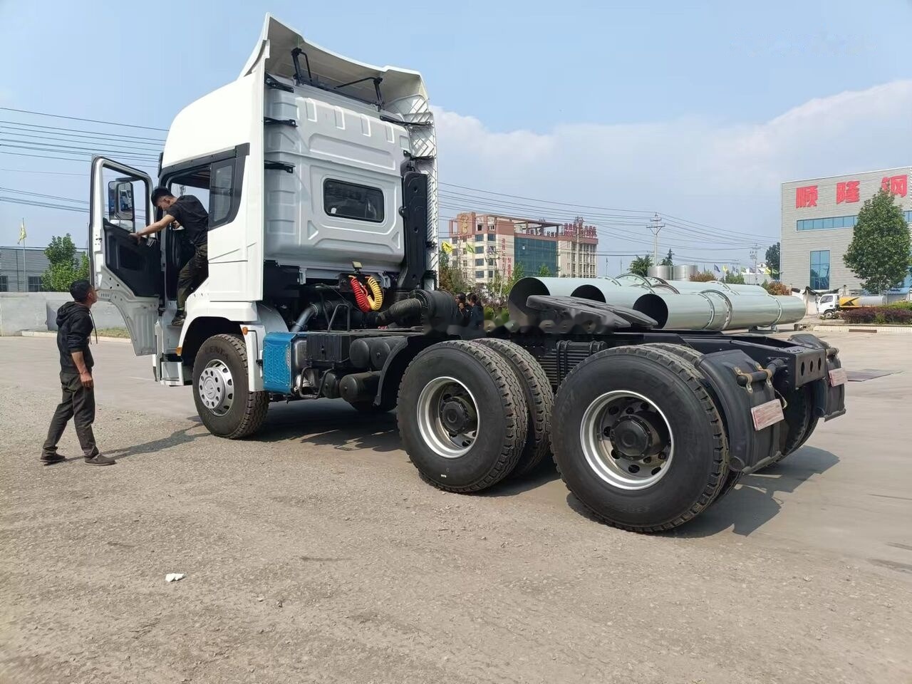 Shacman X3000 - Τράκτορας: φωτογραφία 2 Shacman X3000 - Τράκτορας: φωτογραφία 2