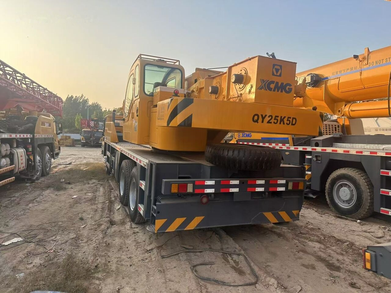 XCMG QY25K5D -3 - Τηλεσκοπικός γερανός: φωτογραφία 2 XCMG QY25K5D -3 - Τηλεσκοπικός γερανός: φωτογραφία 2