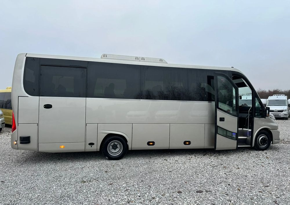 Iveco Daily - Μικρό λεωφορείο, Επιβατικό βαν: φωτογραφία 2 Iveco Daily - Μικρό λεωφορείο, Επιβατικό βαν: φωτογραφία 2