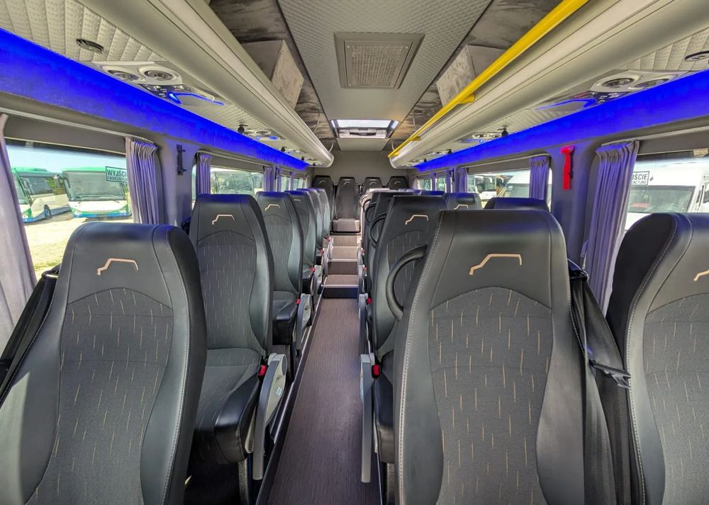 Μικρό λεωφορείο, Επιβατικό βαν Mercedes-Benz Sprinter 517: φωτογραφία 18
