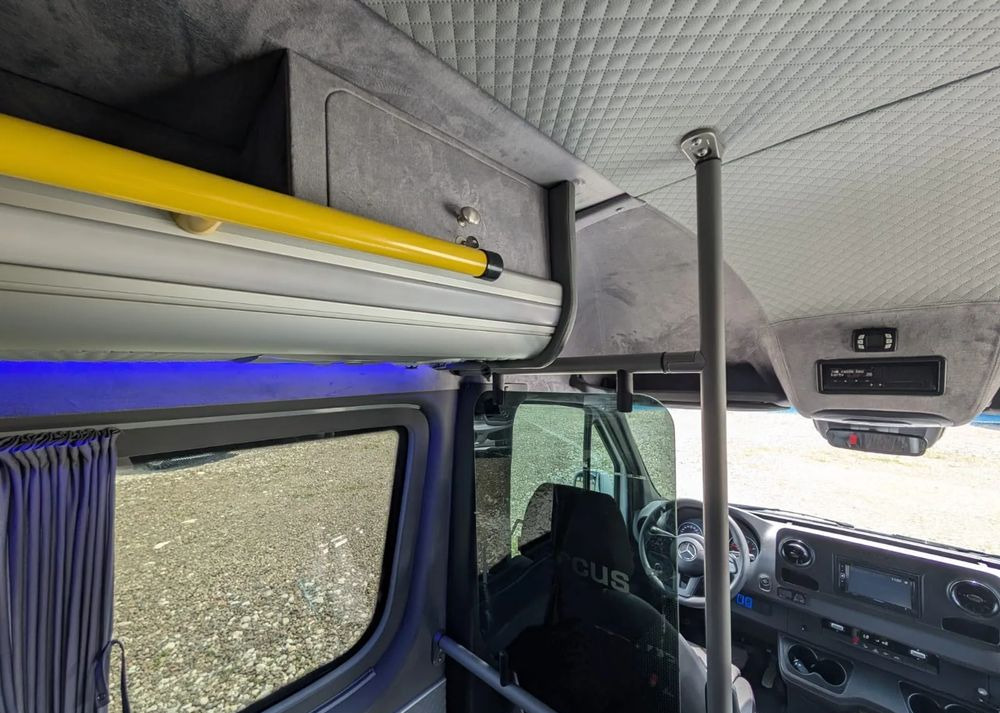 Μικρό λεωφορείο, Επιβατικό βαν Mercedes-Benz Sprinter 517: φωτογραφία 16
