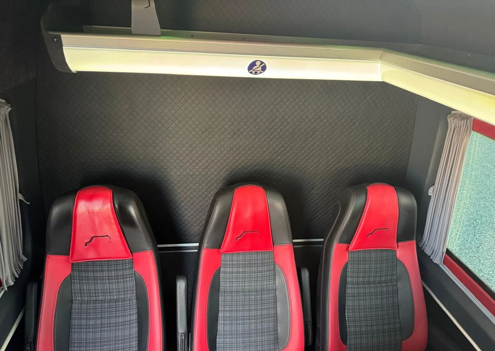 Μικρό λεωφορείο, Επιβατικό βαν Mercedes-Benz Sprinter: φωτογραφία 19