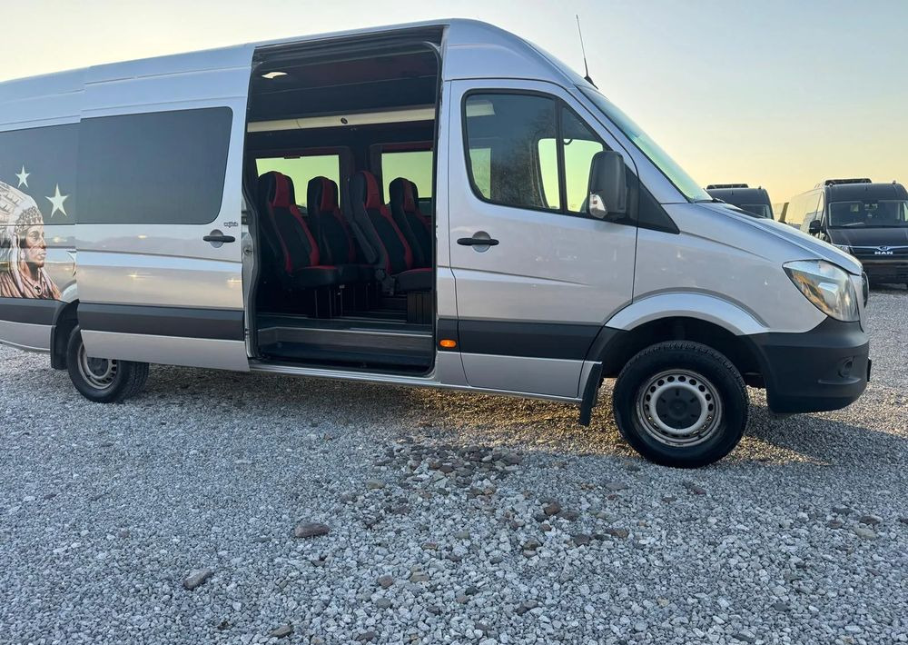 Μικρό λεωφορείο, Επιβατικό βαν Mercedes-Benz Sprinter: φωτογραφία 10
