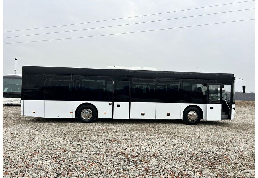 Solaris InterUrbino - Προαστιακό λεωφορείο: φωτογραφία 4 Solaris InterUrbino - Προαστιακό λεωφορείο: φωτογραφία 4