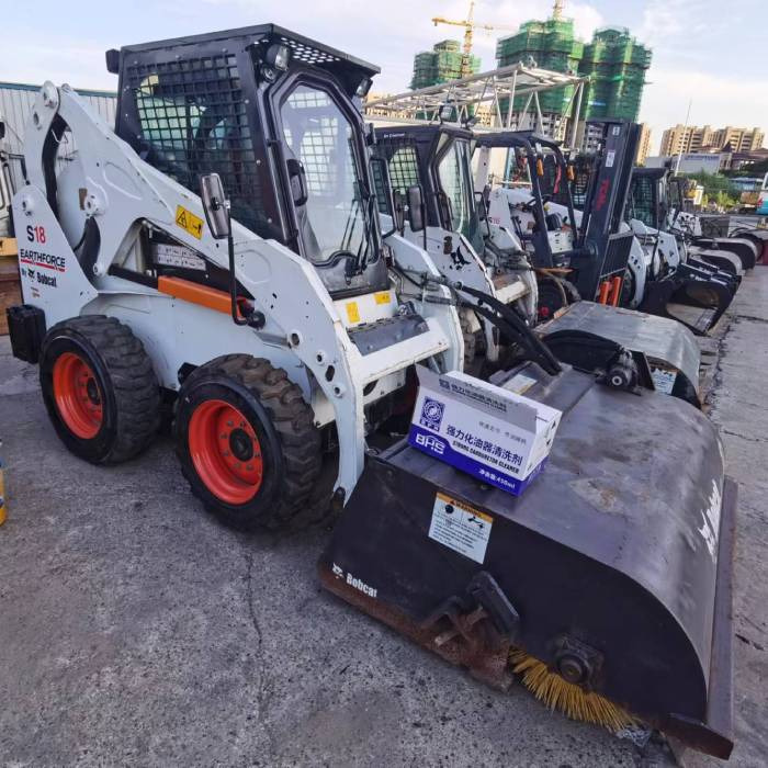 BOBCAT S18 - Φορτωτής πλάγιας ολίσθησης: φωτογραφία 1 BOBCAT S18 - Φορτωτής πλάγιας ολίσθησης: φωτογραφία 1