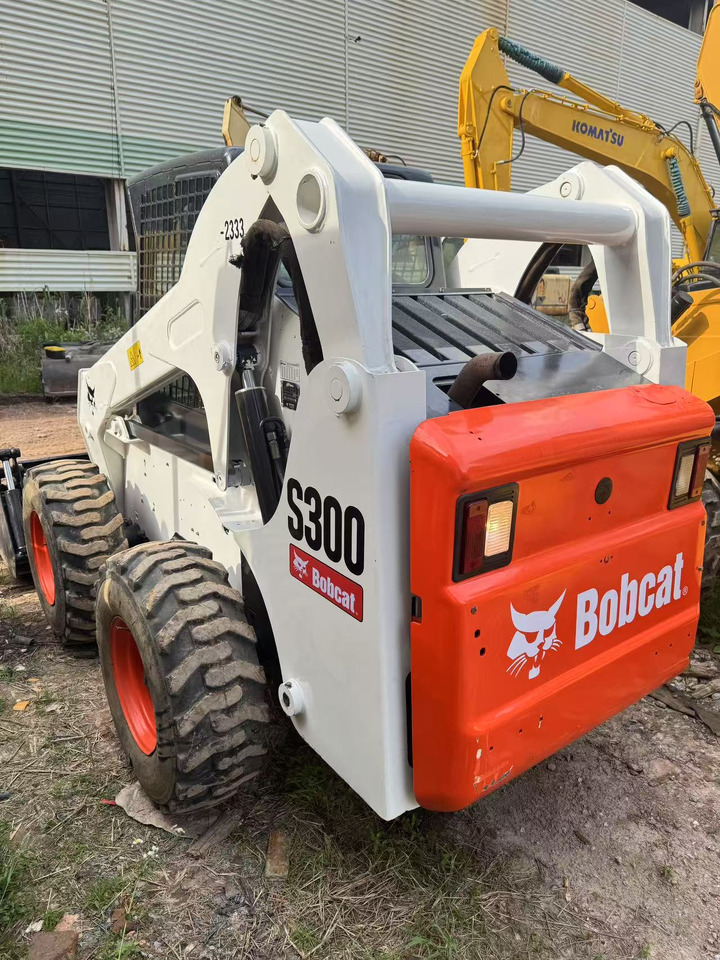 BOBCAT S300 - Φορτωτής πλάγιας ολίσθησης: φωτογραφία 1 BOBCAT S300 - Φορτωτής πλάγιας ολίσθησης: φωτογραφία 1