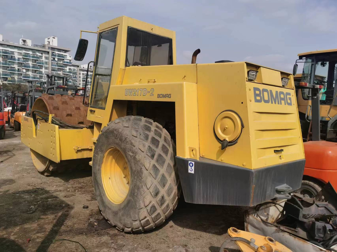 BOMAG BW217D-2 - Οδοστρωτήρες: φωτογραφία 2 BOMAG BW217D-2 - Οδοστρωτήρες: φωτογραφία 2