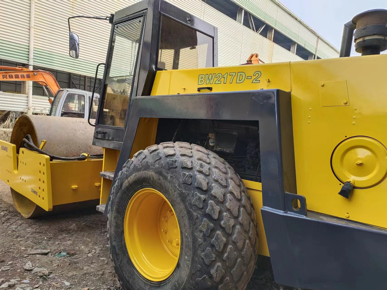BOMAG BW217D - Οδοστρωτήρες: φωτογραφία 4 BOMAG BW217D - Οδοστρωτήρες: φωτογραφία 4