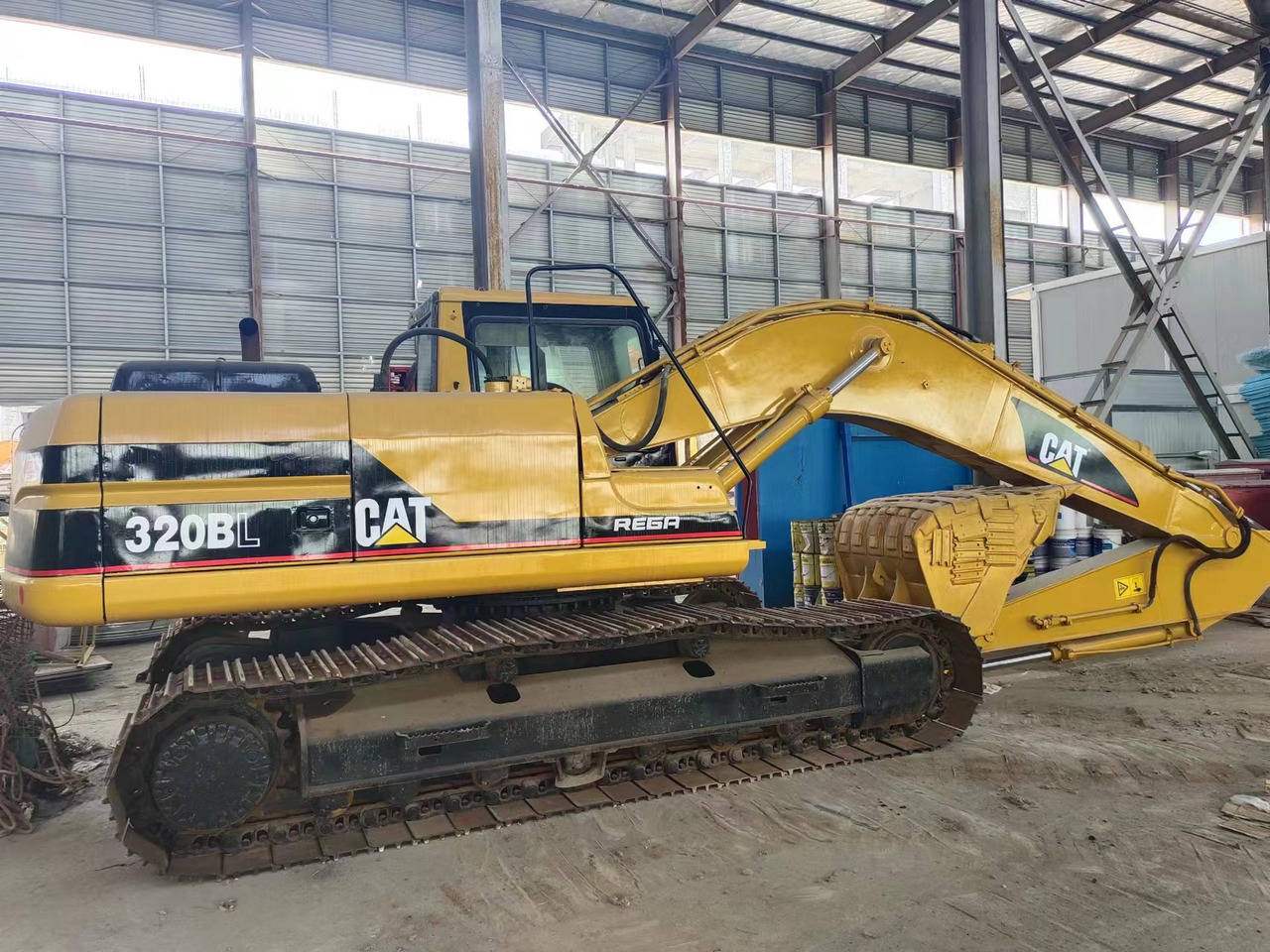 CATERPILLAR 320BL - Ερπυστριοφόρος εκσκαφέας: φωτογραφία 3 CATERPILLAR 320BL - Ερπυστριοφόρος εκσκαφέας: φωτογραφία 3