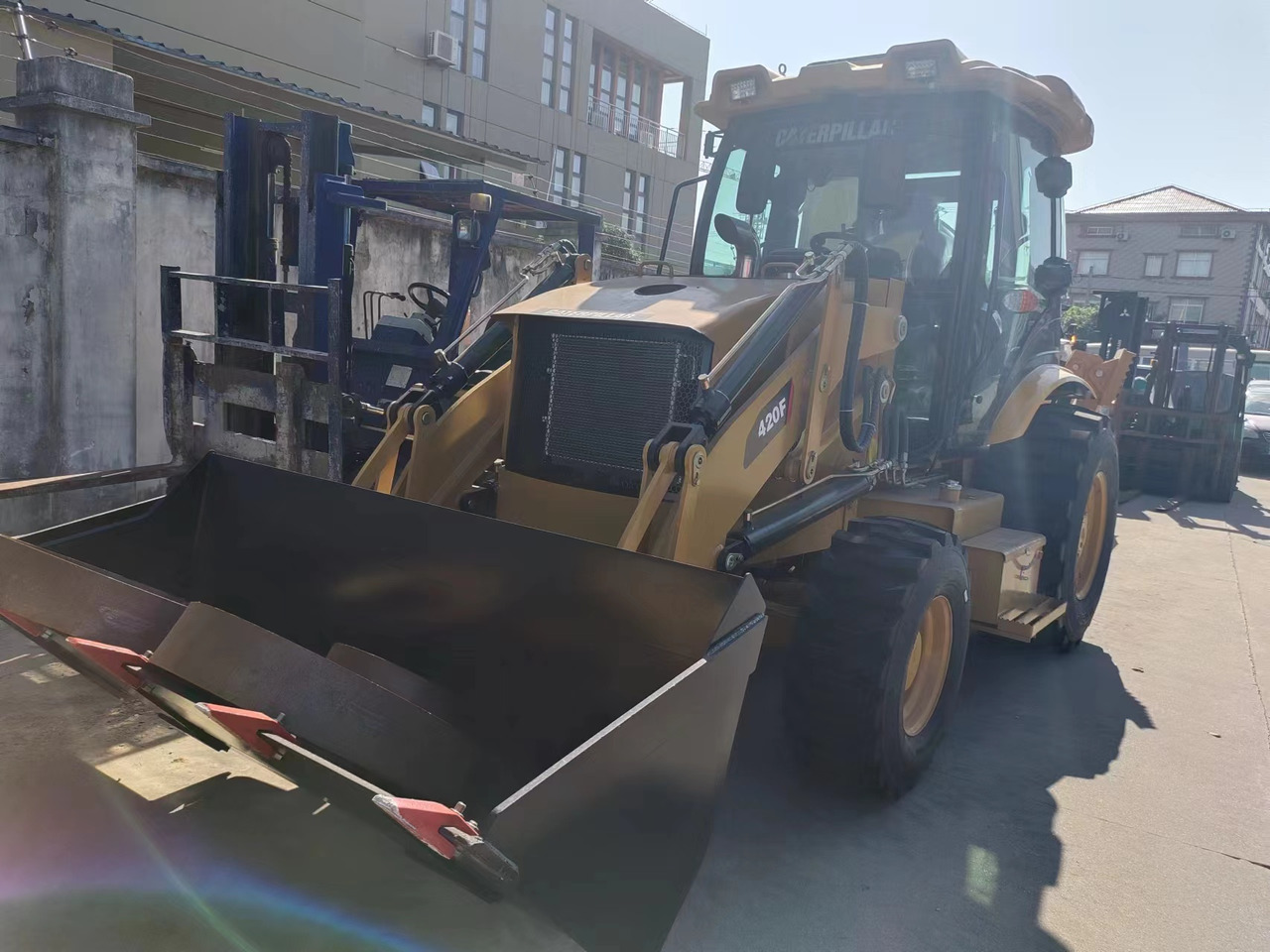 CATERPILLAR 420F - Φορτωτής εκσκαφέας: φωτογραφία 4 CATERPILLAR 420F - Φορτωτής εκσκαφέας: φωτογραφία 4