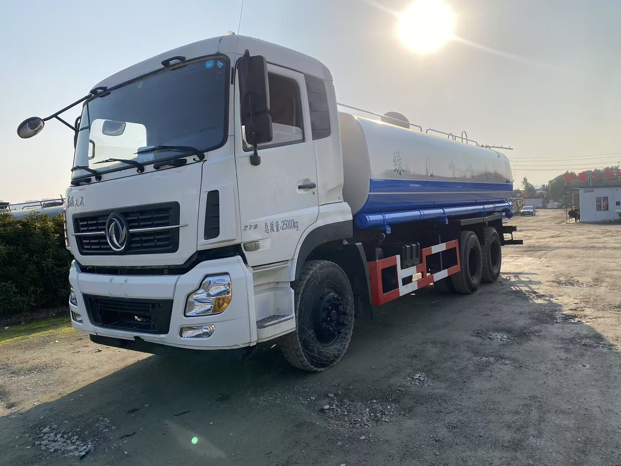 DONGFENG 20000L water truck Sprinkler - Φορτηγό βυτιοφόρο: φωτογραφία 1 DONGFENG 20000L water truck Sprinkler - Φορτηγό βυτιοφόρο: φωτογραφία 1
