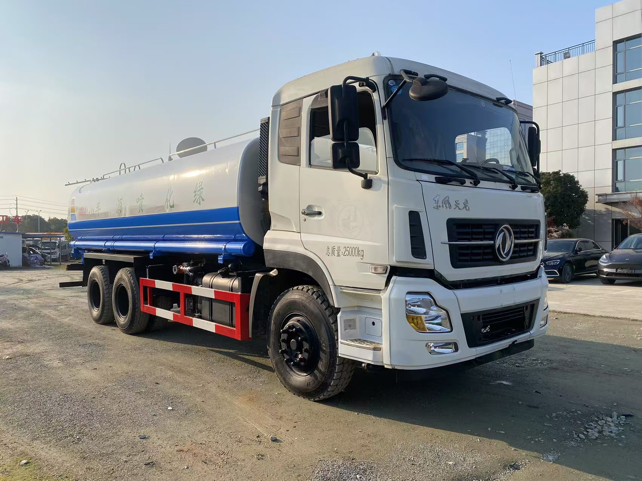 DONGFENG 20000L water truck Sprinkler - Φορτηγό βυτιοφόρο: φωτογραφία 4 DONGFENG 20000L water truck Sprinkler - Φορτηγό βυτιοφόρο: φωτογραφία 4