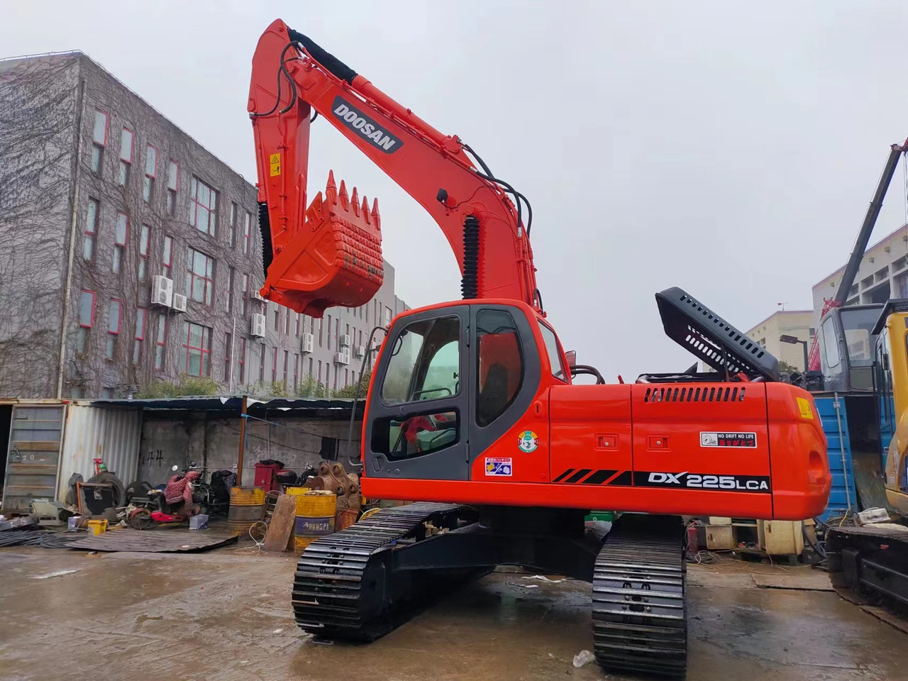 DOOSAN DX225LCA - Ερπυστριοφόρος εκσκαφέας: φωτογραφία 2 DOOSAN DX225LCA - Ερπυστριοφόρος εκσκαφέας: φωτογραφία 2