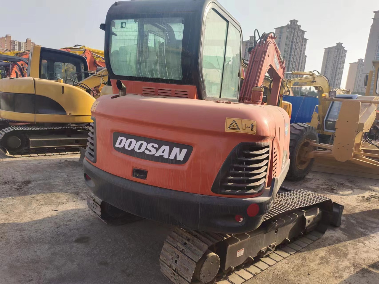 DOOSAN DX60 - Μίνι εκσκαφέας: φωτογραφία 5 DOOSAN DX60 - Μίνι εκσκαφέας: φωτογραφία 5