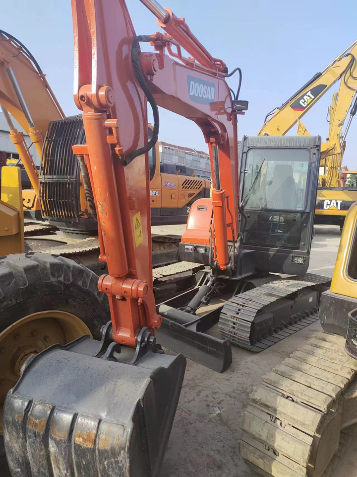 DOOSAN DX60 - Μίνι εκσκαφέας: φωτογραφία 2 DOOSAN DX60 - Μίνι εκσκαφέας: φωτογραφία 2