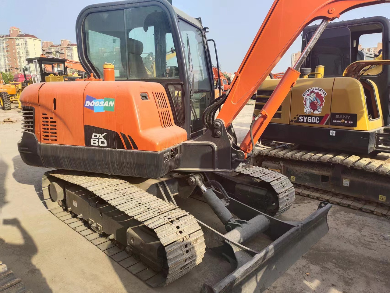 DOOSAN DX60 - Μίνι εκσκαφέας: φωτογραφία 1 DOOSAN DX60 - Μίνι εκσκαφέας: φωτογραφία 1