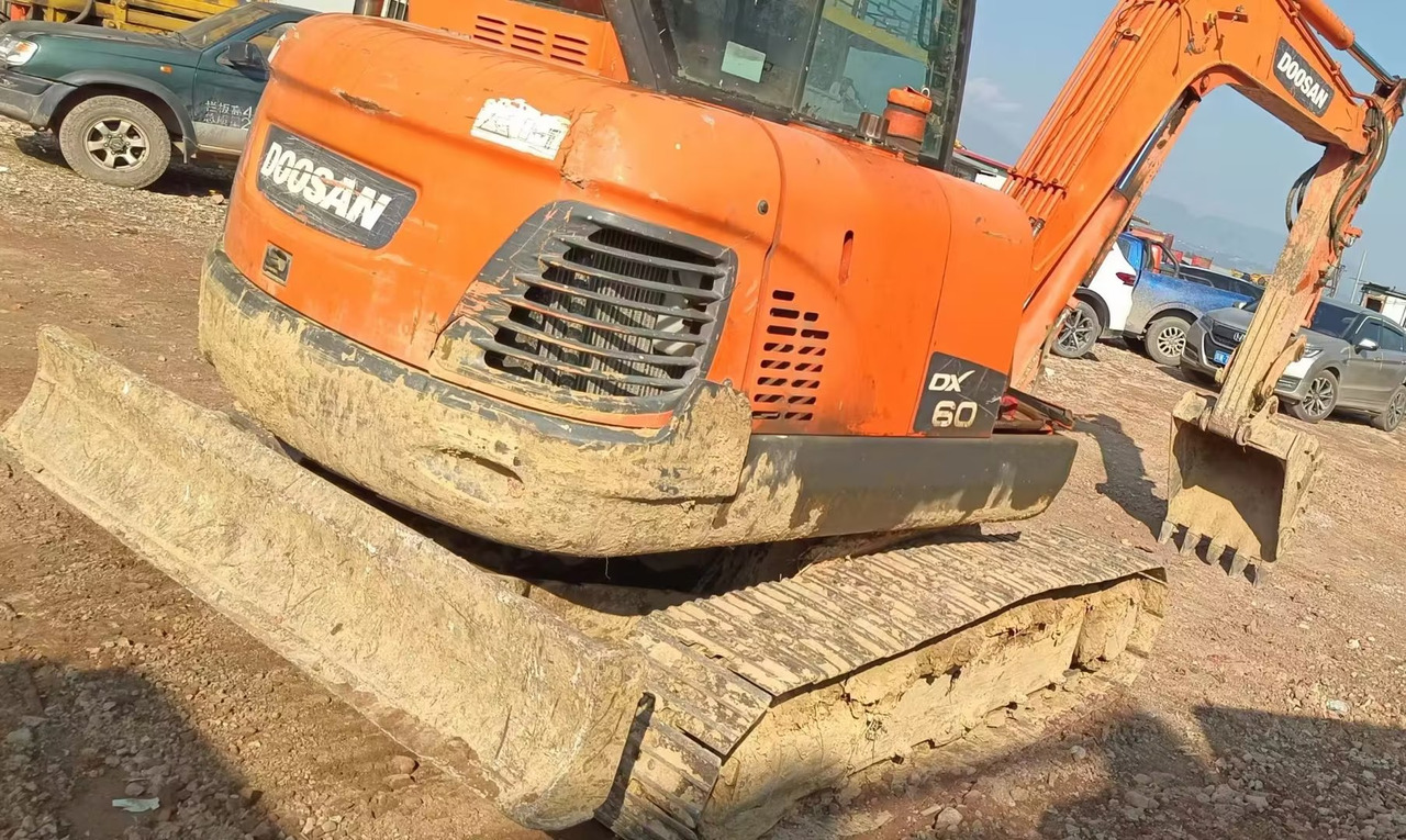 DOOSAN dx60 - Μίνι εκσκαφέας: φωτογραφία 3 DOOSAN dx60 - Μίνι εκσκαφέας: φωτογραφία 3