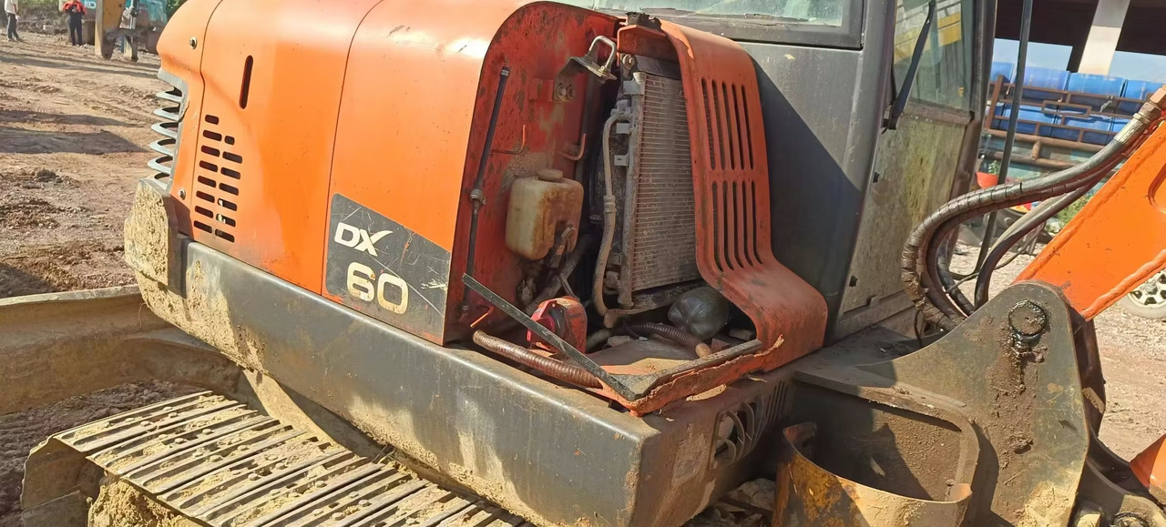 DOOSAN dx60 - Μίνι εκσκαφέας: φωτογραφία 4 DOOSAN dx60 - Μίνι εκσκαφέας: φωτογραφία 4