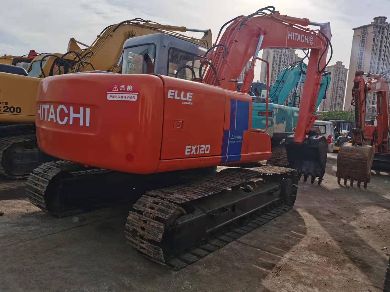 HITACHI EX120-2 - Ερπυστριοφόρος εκσκαφέας: φωτογραφία 2 HITACHI EX120-2 - Ερπυστριοφόρος εκσκαφέας: φωτογραφία 2