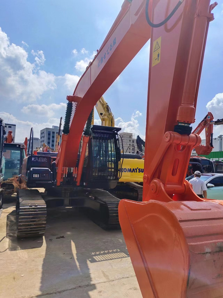 HITACHI ZX200 - Ερπυστριοφόρος εκσκαφέας: φωτογραφία 3 HITACHI ZX200 - Ερπυστριοφόρος εκσκαφέας: φωτογραφία 3