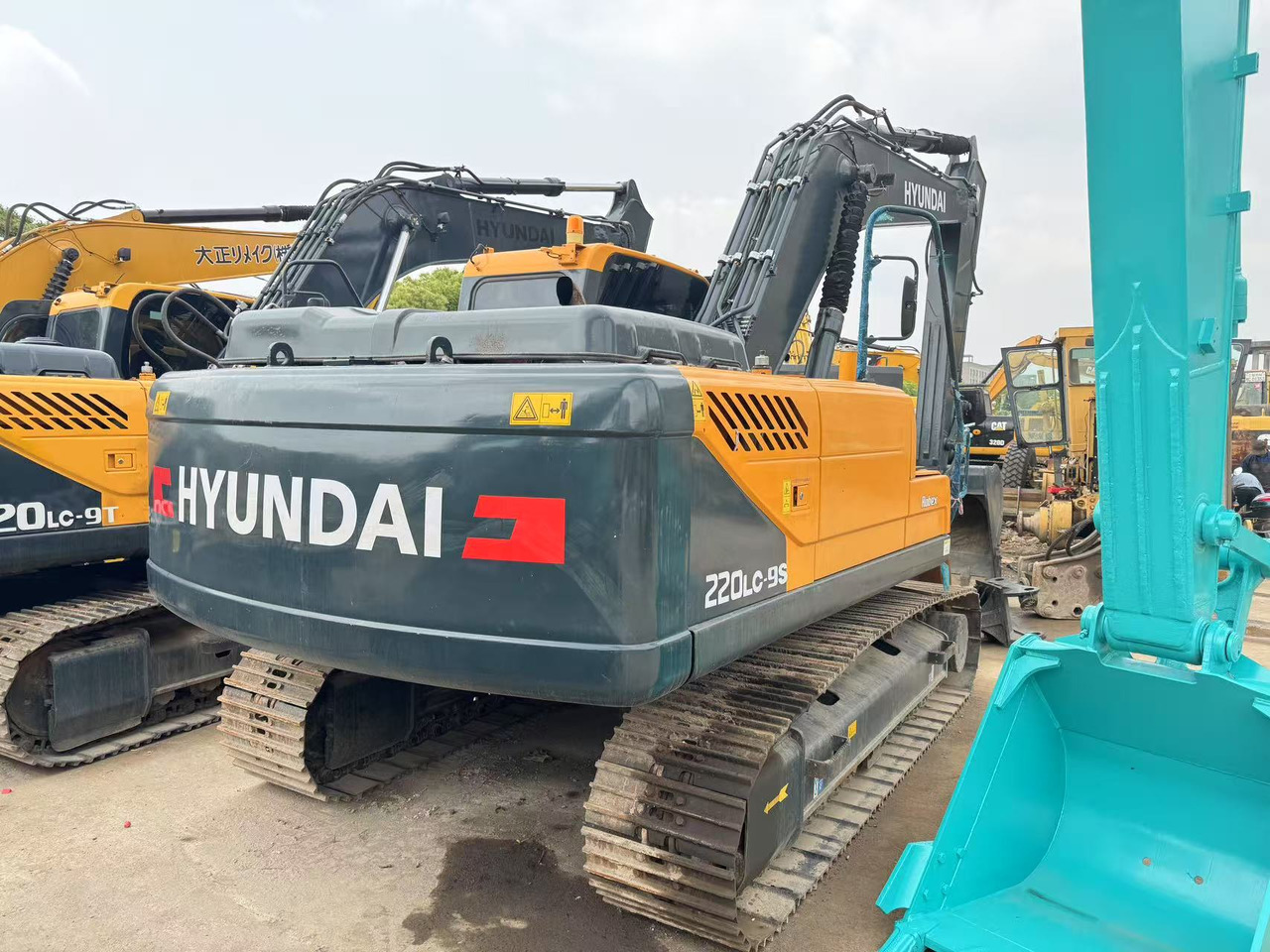 HYUNDAI R220LC-9S - Ερπυστριοφόρος εκσκαφέας: φωτογραφία 2 HYUNDAI R220LC-9S - Ερπυστριοφόρος εκσκαφέας: φωτογραφία 2