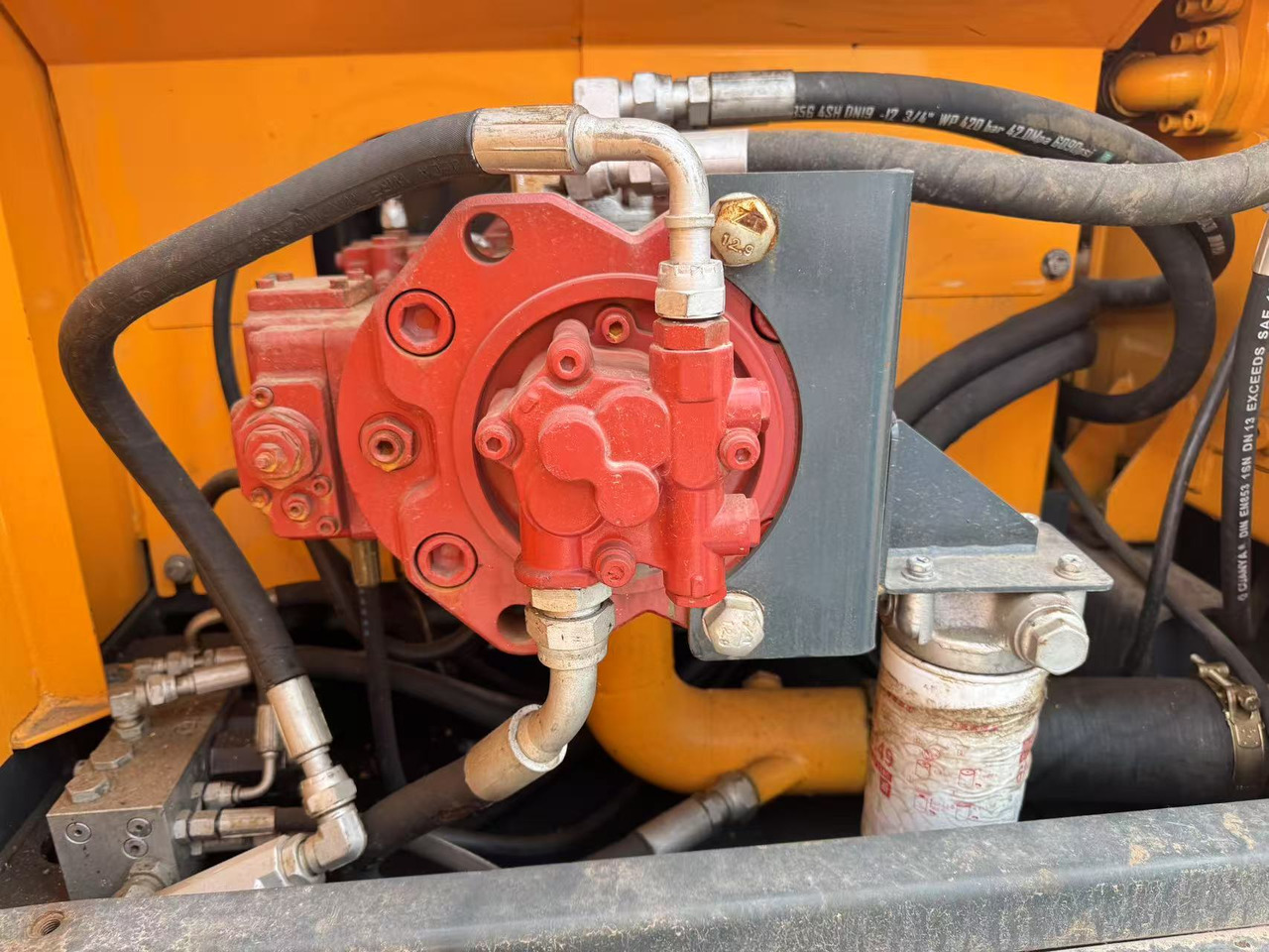 HYUNDAI R220LC-9S - Ερπυστριοφόρος εκσκαφέας: φωτογραφία 4 HYUNDAI R220LC-9S - Ερπυστριοφόρος εκσκαφέας: φωτογραφία 4