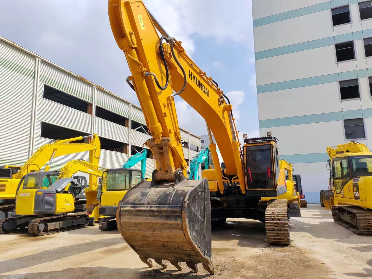 HYUNDAI R385LC-9T R305 R220 - Ερπυστριοφόρος εκσκαφέας: φωτογραφία 2 HYUNDAI R385LC-9T R305 R220 - Ερπυστριοφόρος εκσκαφέας: φωτογραφία 2