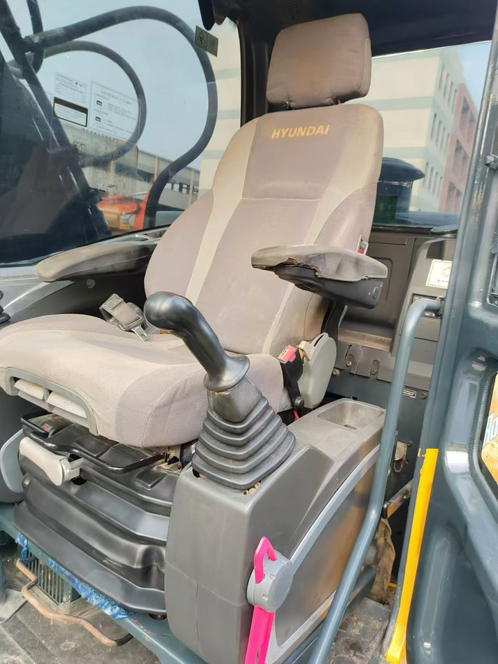 Hyundai R220LC-9T - Ερπυστριοφόρος εκσκαφέας: φωτογραφία 3 Hyundai R220LC-9T - Ερπυστριοφόρος εκσκαφέας: φωτογραφία 3