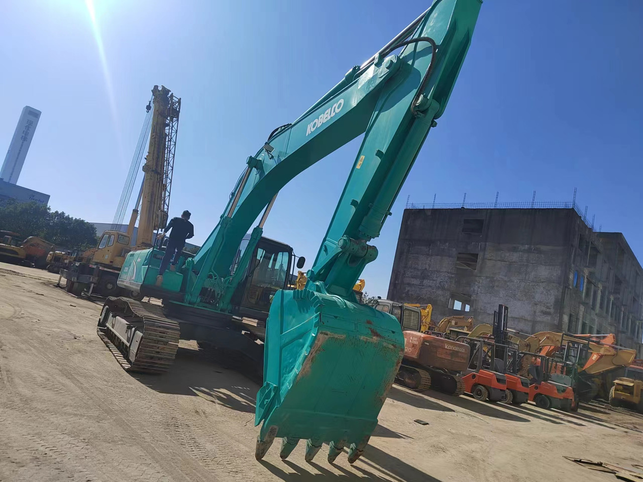 KOBELCO SK350LC-8 - Ερπυστριοφόρος εκσκαφέας: φωτογραφία 1 KOBELCO SK350LC-8 - Ερπυστριοφόρος εκσκαφέας: φωτογραφία 1