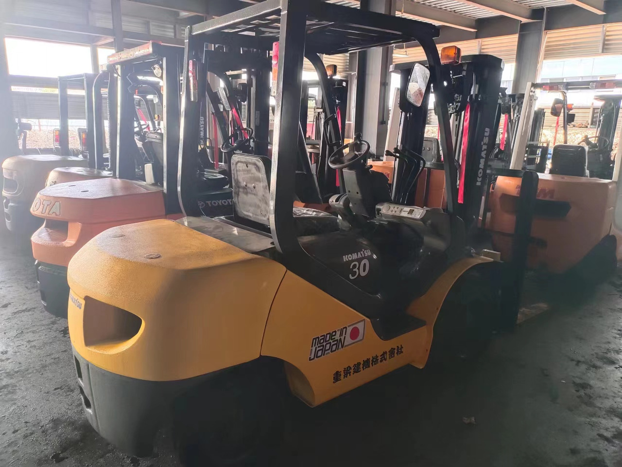 KOMATSU FD30 - Πετρελαιοκίνητο περονοφόρο: φωτογραφία 1 KOMATSU FD30 - Πετρελαιοκίνητο περονοφόρο: φωτογραφία 1