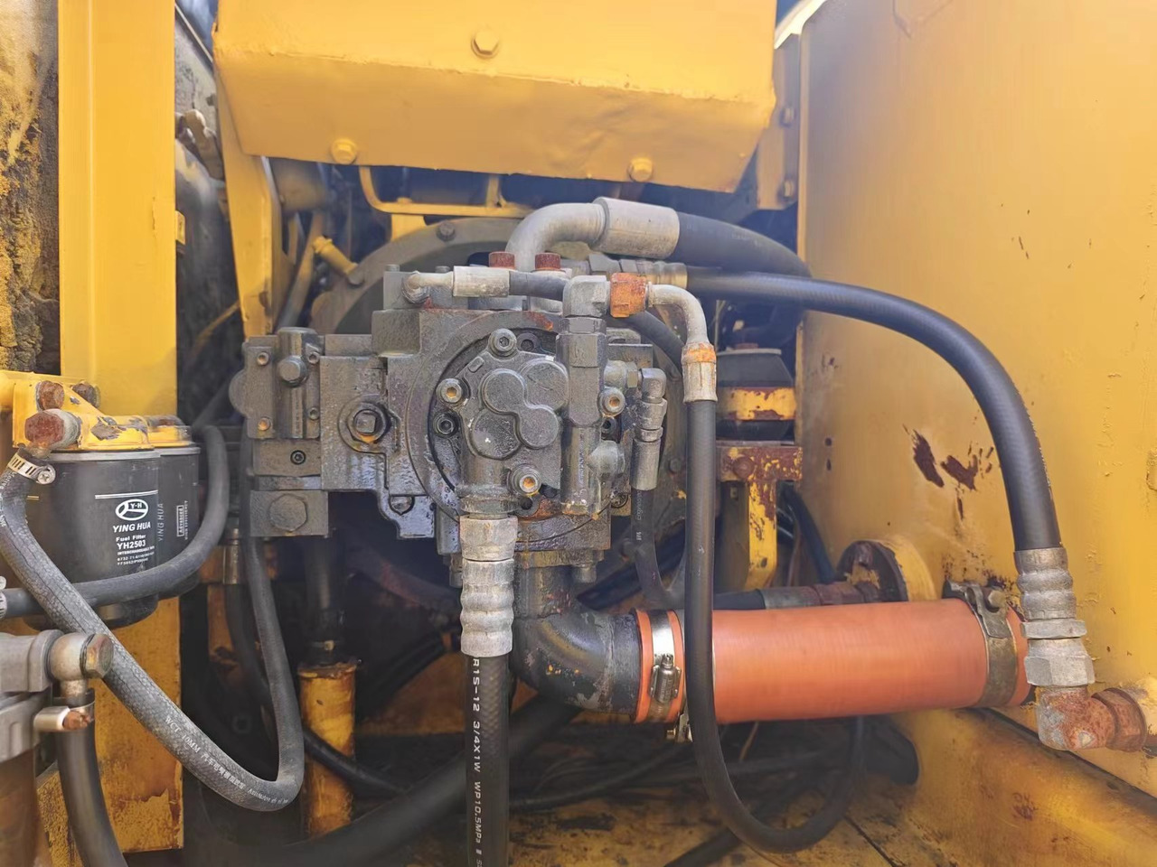 KOMATSU PC130 - Τροχοφόρος εκσκαφέας: φωτογραφία 5 KOMATSU PC130 - Τροχοφόρος εκσκαφέας: φωτογραφία 5