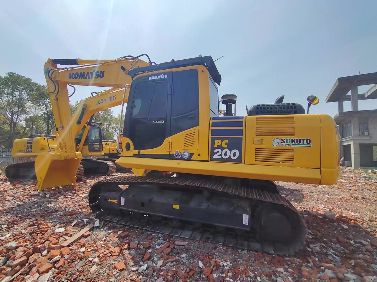 KOMATSU PC200-8N1 - Ερπυστριοφόρος εκσκαφέας: φωτογραφία 1 KOMATSU PC200-8N1 - Ερπυστριοφόρος εκσκαφέας: φωτογραφία 1