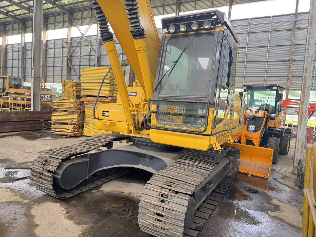 KOMATSU PC200-8 - Ερπυστριοφόρος εκσκαφέας: φωτογραφία 3 KOMATSU PC200-8 - Ερπυστριοφόρος εκσκαφέας: φωτογραφία 3