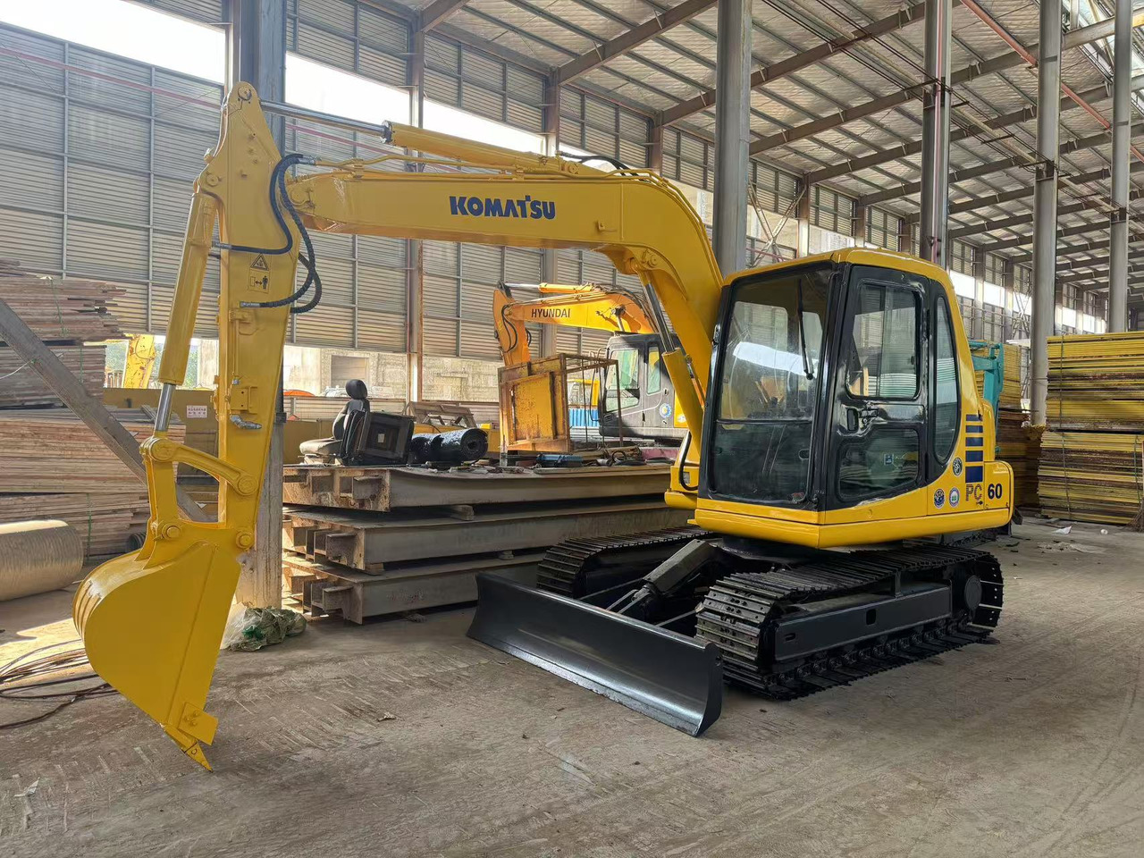 KOMATSU PC60-7 - Μίνι εκσκαφέας: φωτογραφία 1 KOMATSU PC60-7 - Μίνι εκσκαφέας: φωτογραφία 1