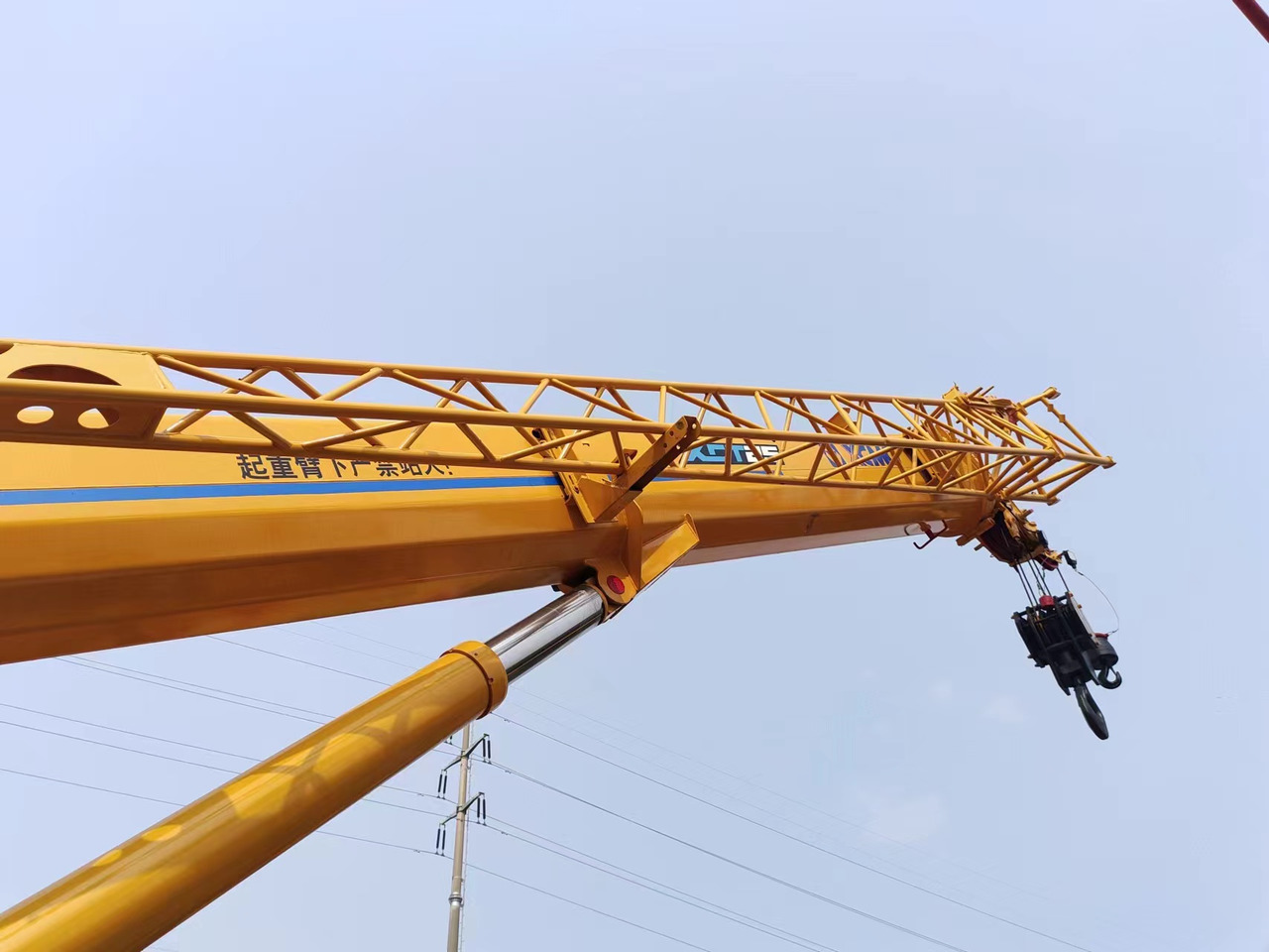 XCMG QY25K - Τηλεσκοπικός γερανός: φωτογραφία 5 XCMG QY25K - Τηλεσκοπικός γερανός: φωτογραφία 5