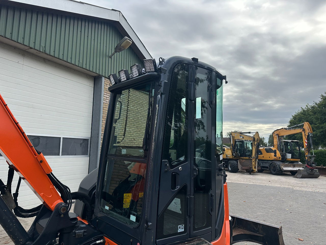 Hitachi ZX52U-3 CLR - Μίνι εκσκαφέας: φωτογραφία 4 Hitachi ZX52U-3 CLR - Μίνι εκσκαφέας: φωτογραφία 4