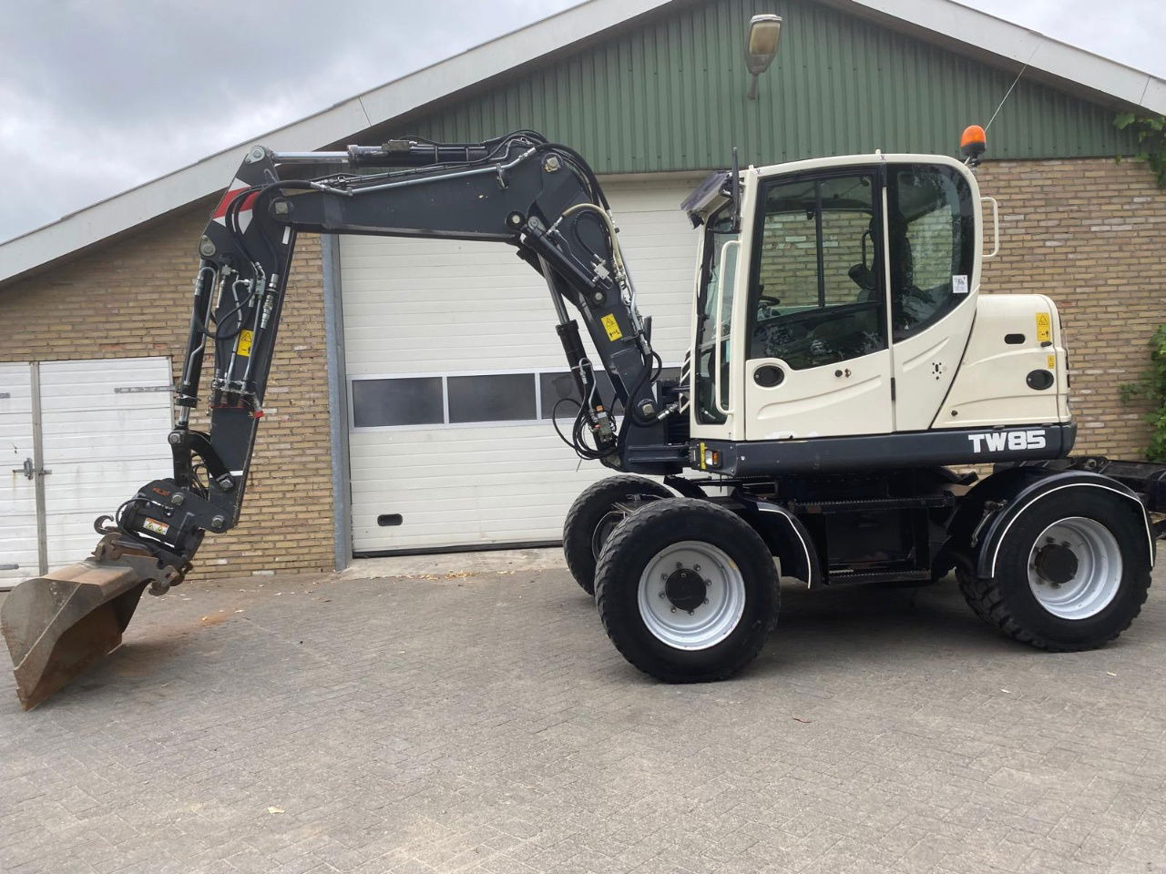 Terex TW85 - Τροχοφόρος εκσκαφέας: φωτογραφία 1 Terex TW85 - Τροχοφόρος εκσκαφέας: φωτογραφία 1