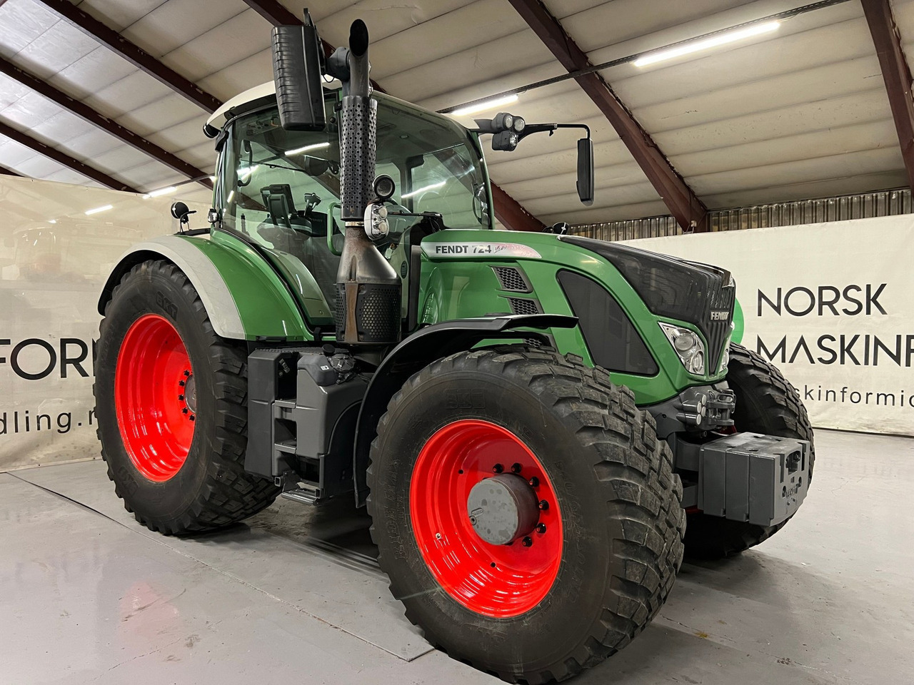 Fendt 724 Vario - Τρακτέρ: φωτογραφία 5 Fendt 724 Vario - Τρακτέρ: φωτογραφία 5