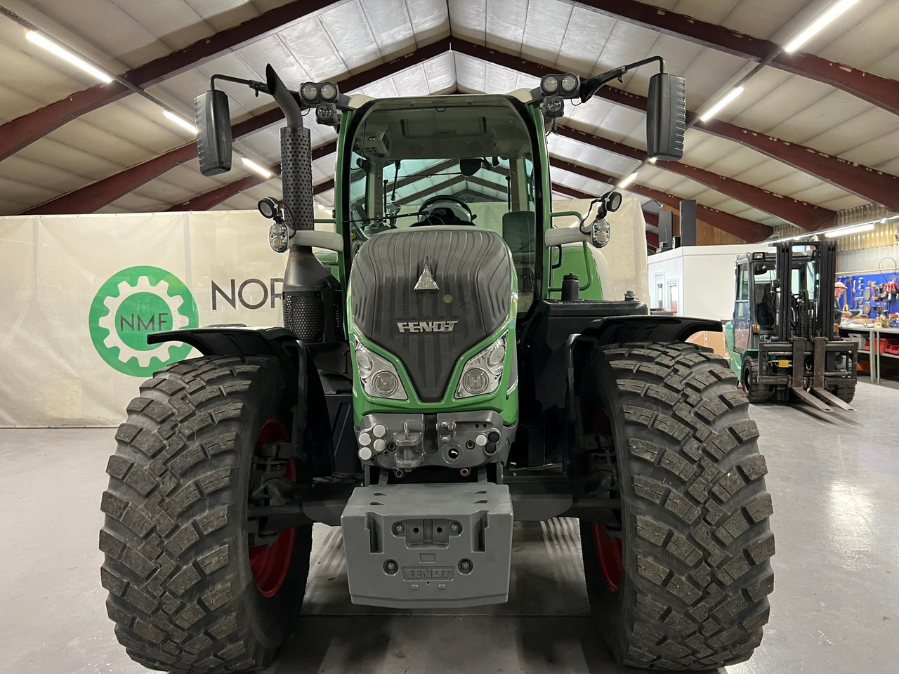 Fendt 724 Vario - Τρακτέρ: φωτογραφία 4 Fendt 724 Vario - Τρακτέρ: φωτογραφία 4