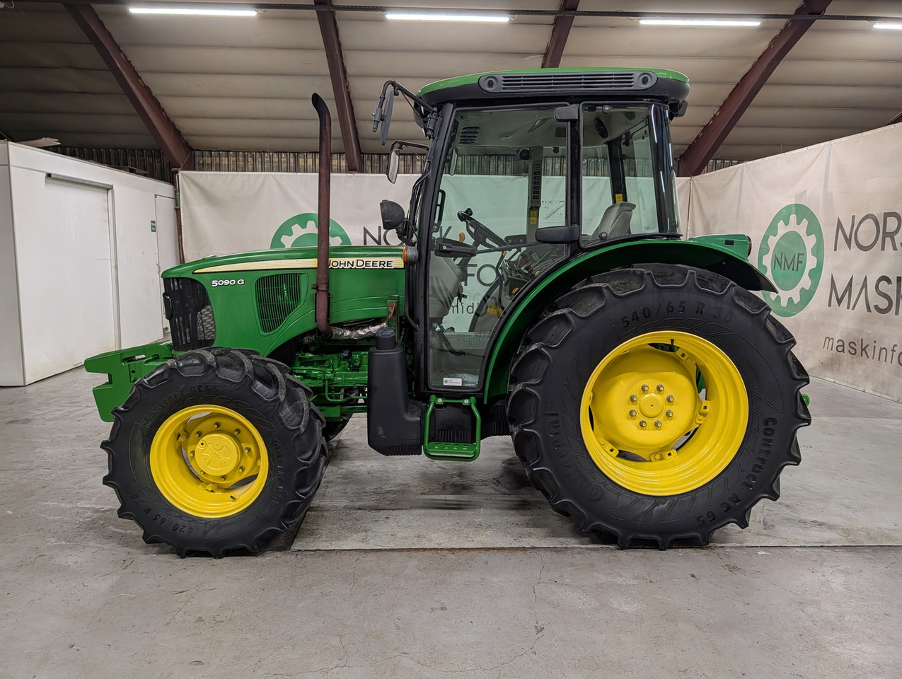 John Deere 5090G - Τρακτέρ: φωτογραφία 2 John Deere 5090G - Τρακτέρ: φωτογραφία 2